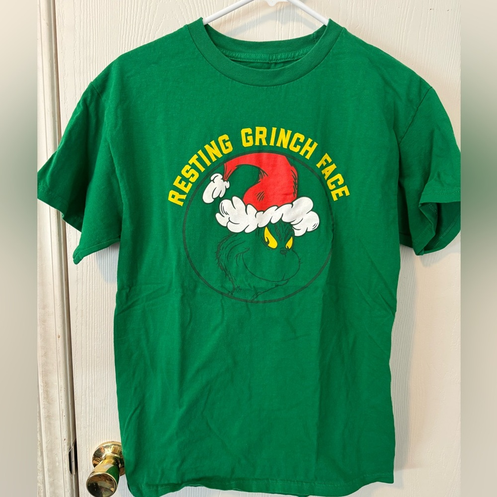 Christmas grinch T-shirt size medium